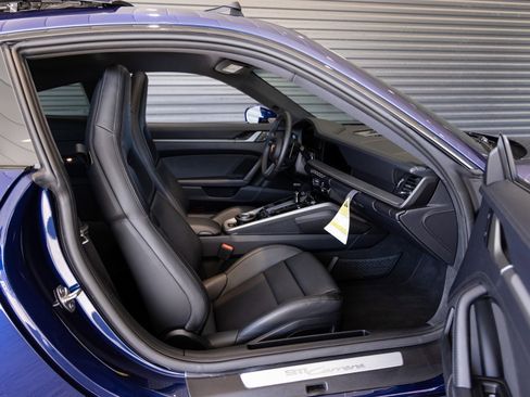 Used 2025 Porsche 911 Carrera image 29