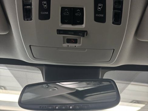 Used 2025 Toyota Sienna XLE image 20