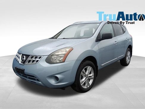 Used 2015 Nissan Rogue S w/ Convenience Package AWD/4WD image 3