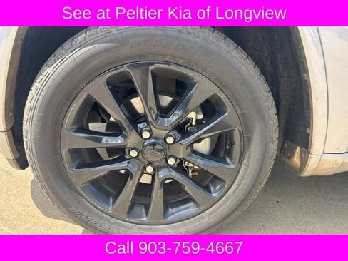 Used 2020 Jeep Grand Cherokee Altitude RWD image 4