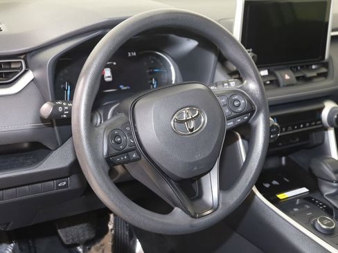 Used 2024 Toyota RAV4 XLE w/ Convenience Package image 6