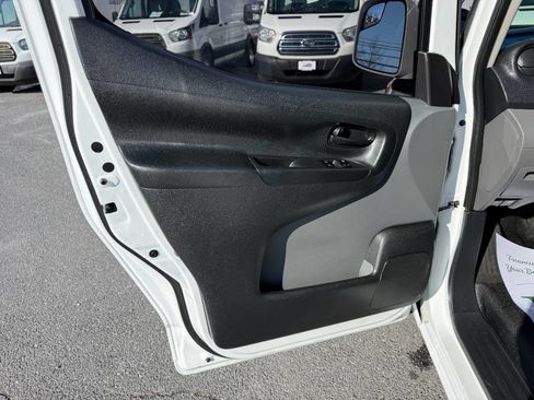 Used 2017 Nissan NV200 SV w/ Technology Package image 11