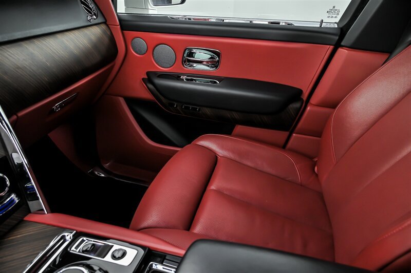 Used 2023 Rolls-Royce Cullinan w/ Leather Finishing Pack AWD/4WD image 39