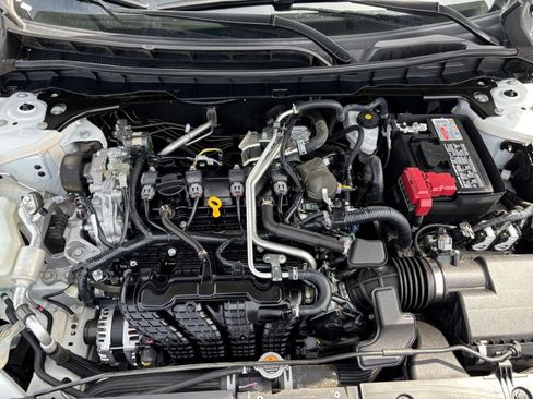 Used 2025 Nissan Altima 2.5 SV FWD image 32