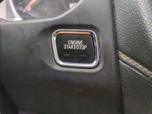 Certified 2018 GMC Acadia SLT image 16