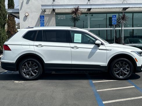 Certified 2023 Volkswagen Tiguan SE FWD image 3