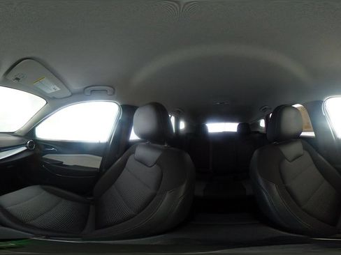 Used 2025 Chevrolet Trax LT w/ LT Convenience Package FWD image 41