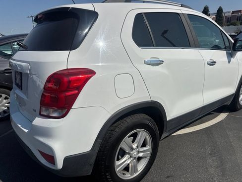 Used 2019 Chevrolet Trax LT w/ LT Convenience Package FWD image 5
