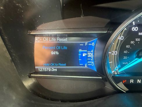 Used 2017 Ford Explorer XLT w/ Equipment Group 202A image 11