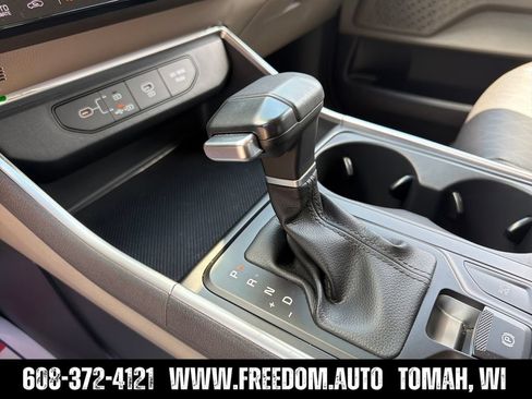 Used 2025 Kia Carnival FWD image 24