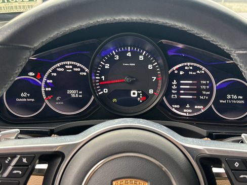 Used 2023 Porsche Cayenne image 24