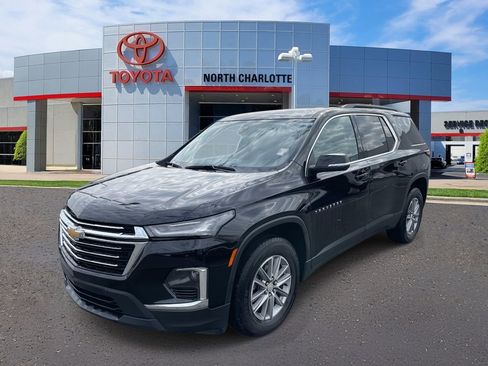 Used 2023 Chevrolet Traverse LT image 6