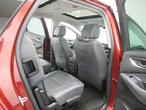 Used 2018 Buick Enclave Premium w/ Experience Buick Package FWD image 34