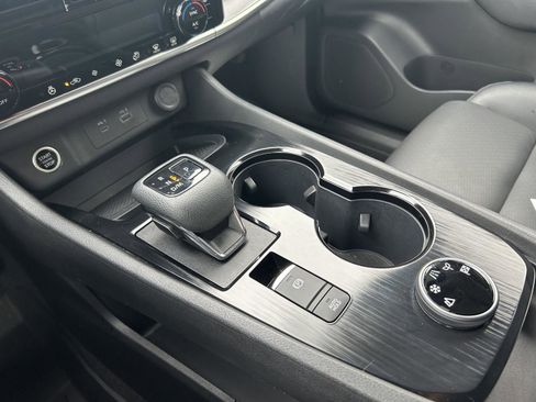 Used 2023 Nissan Rogue SV w/ SV Premium Package image 22