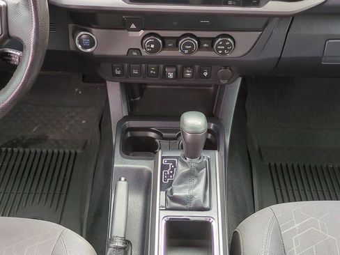 Used 2019 Toyota Tacoma TRD Off-Road image 19