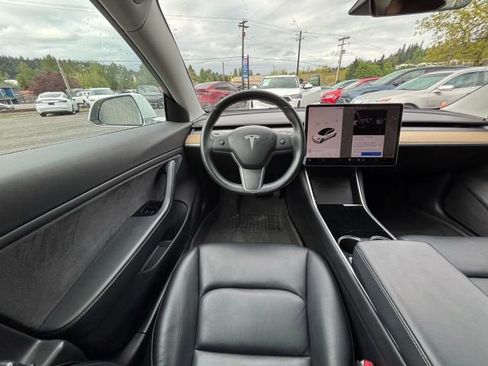 Used 2018 Tesla Model 3 Mid Range RWD image 17