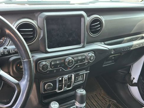 Used 2021 Jeep Wrangler Unlimited Sport AWD/4WD image 7