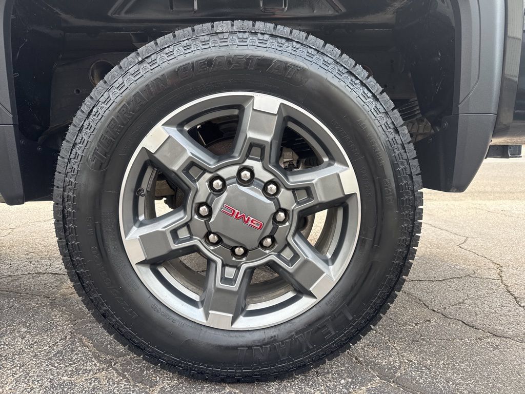 Used 2025 GMC Sierra 2500 SLE w/ SLE Convenience Package AWD/4WD image 11
