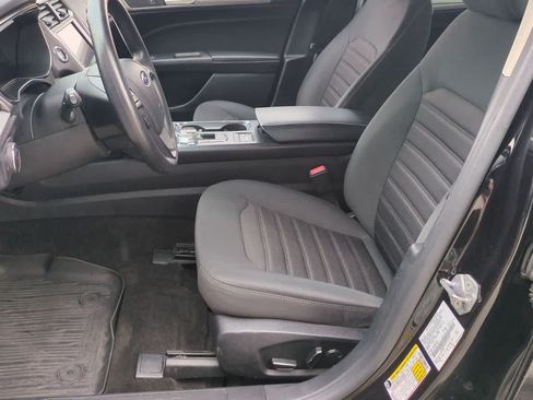 Used 2020 Ford Fusion SE FWD image 15