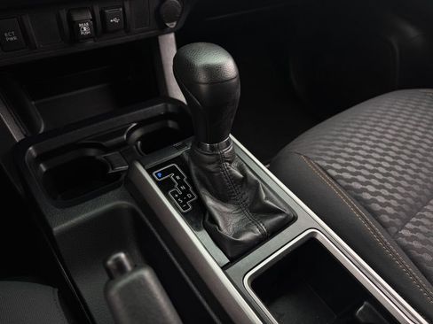 Used 2020 Toyota Tacoma SR5 image 18