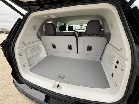 New 2026 GMC Acadia Denali w/ Super Cruise Package image 38