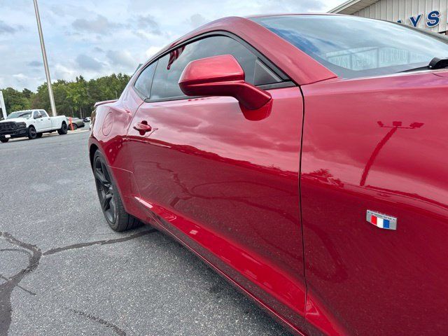 Used 2018 Chevrolet Camaro SS RWD image 7