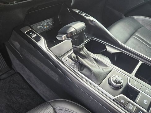 Used 2024 Kia Sorento S image 26