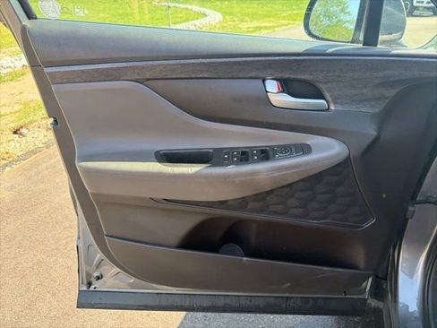 Used 2020 Hyundai Santa Fe SE image 18