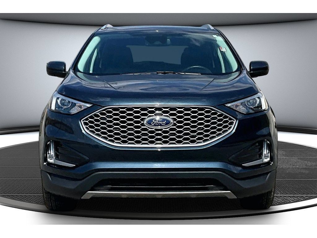 Used 2023 Ford Edge SEL w/ Convenience Package AWD/4WD image 4