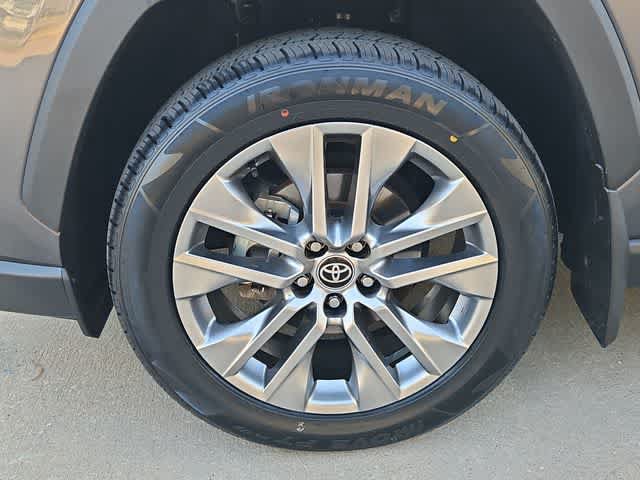 Used 2023 Toyota RAV4 XLE Premium FWD image 13