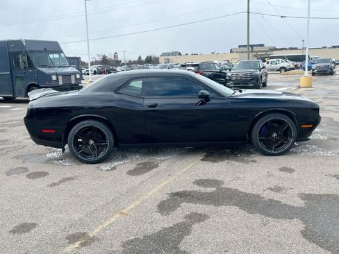 Used 2018 Dodge Challenger R/T w/ Sound Group image 9