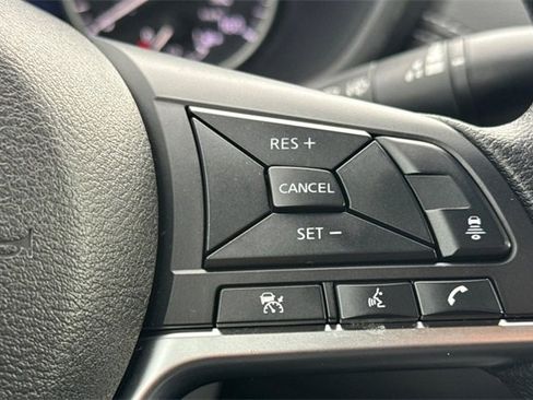 Used 2025 Nissan Sentra SV image 38