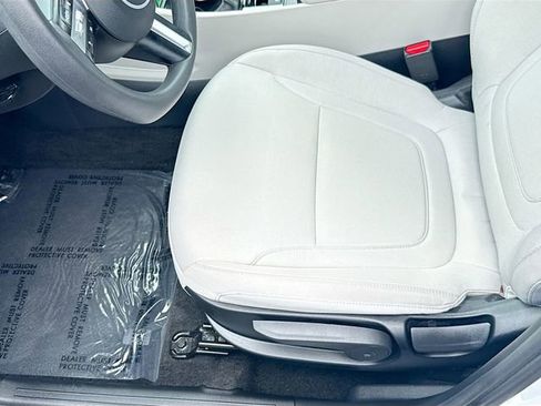 Used 2025 Hyundai Tucson SE FWD image 19