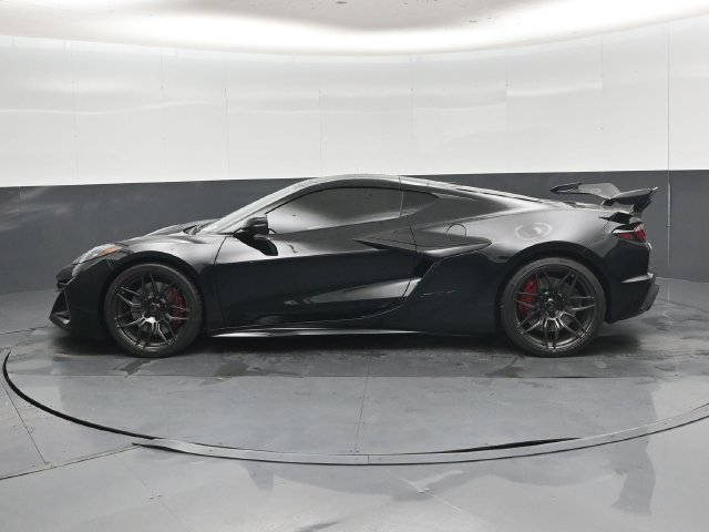 Used 2024 Chevrolet Corvette Z06 RWD image 36