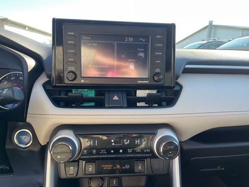 Used 2022 Toyota RAV4 XLE w/ Convenience Package image 14