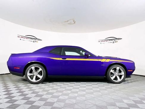 Used 2016 Dodge Challenger R/T w/ Driver Convenience Group image 9