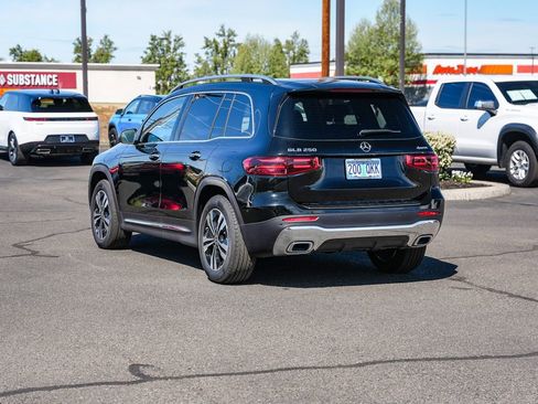 Certified 2025 Mercedes-Benz GLB 250 4MATIC image 12