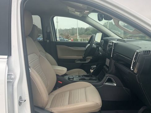 Used 2025 Ford Ranger Lariat w/ FX4 Off-Road Package image 11