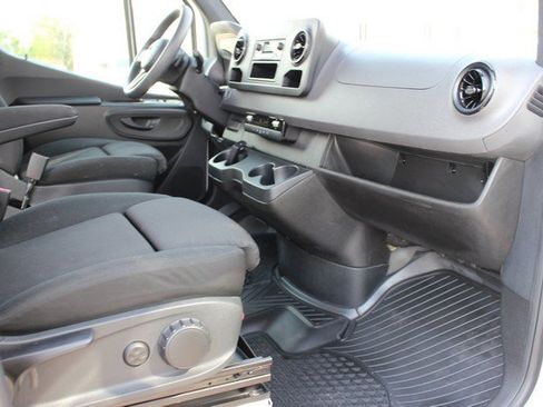 Used 2022 Mercedes-Benz Sprinter 2500 image 15
