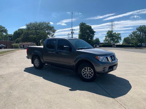 Used 2021 Nissan Frontier SV AWD/4WD image 8
