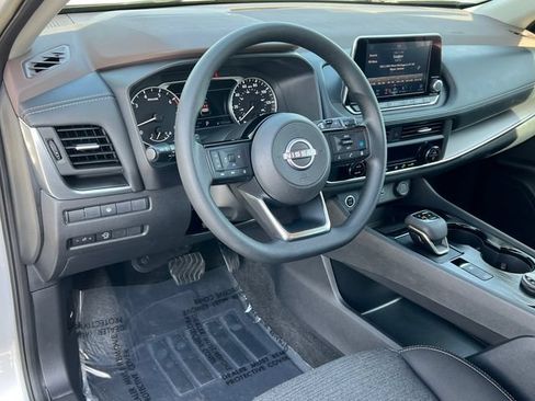 Used 2023 Nissan Rogue SV AWD/4WD image 16