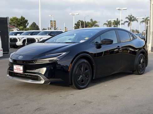 Used 2025 Toyota Prius Plug-In Hybrid FWD image 6