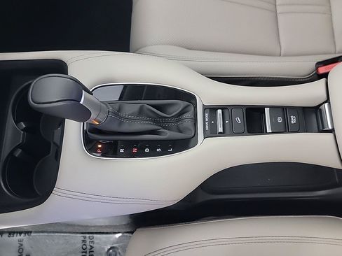 Certified 2024 Honda HR-V EX-L image 32