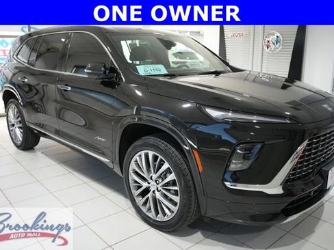 Used 2025 Buick Enclave Avenir w/ Trailering Package, 5000 lbs. AWD/4WD image 1
