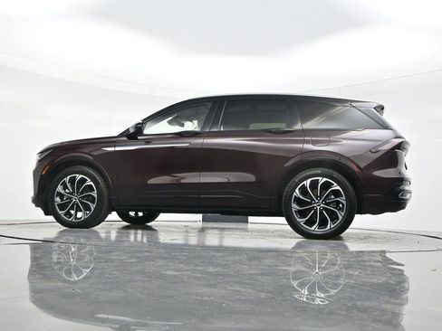 Used 2025 Lincoln Nautilus Reserve AWD/4WD image 56