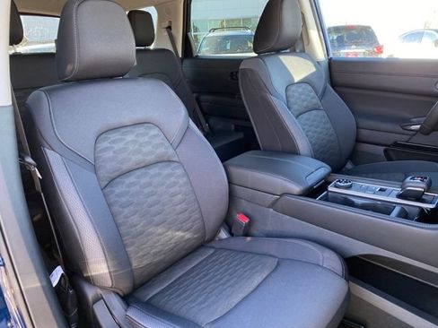 New 2025 Nissan Pathfinder SV w/ Black Appearance Package image 9