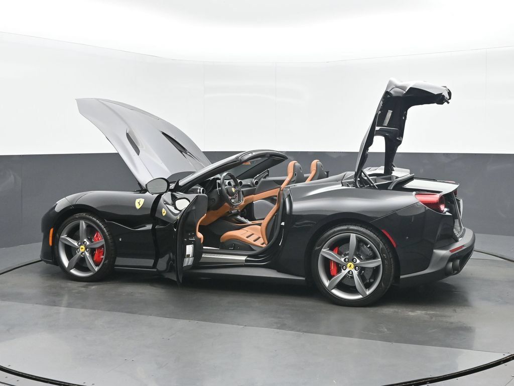 Used 2020 Ferrari Portofino RWD image 40