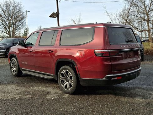 Used 2024 Jeep Wagoneer L Series II w/ Flexible Seating Group image 3