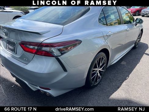 Used 2022 Toyota Camry SE FWD image 6