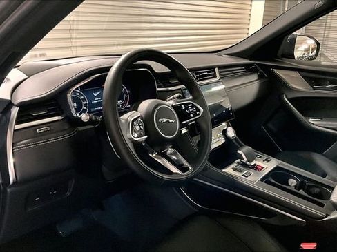 Certified 2025 Jaguar F-PACE R-Dynamic S image 24